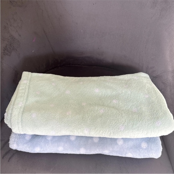 Lot of 4 Soft Polka Dot and elephants Baby Blankets - Picture 5 of 9